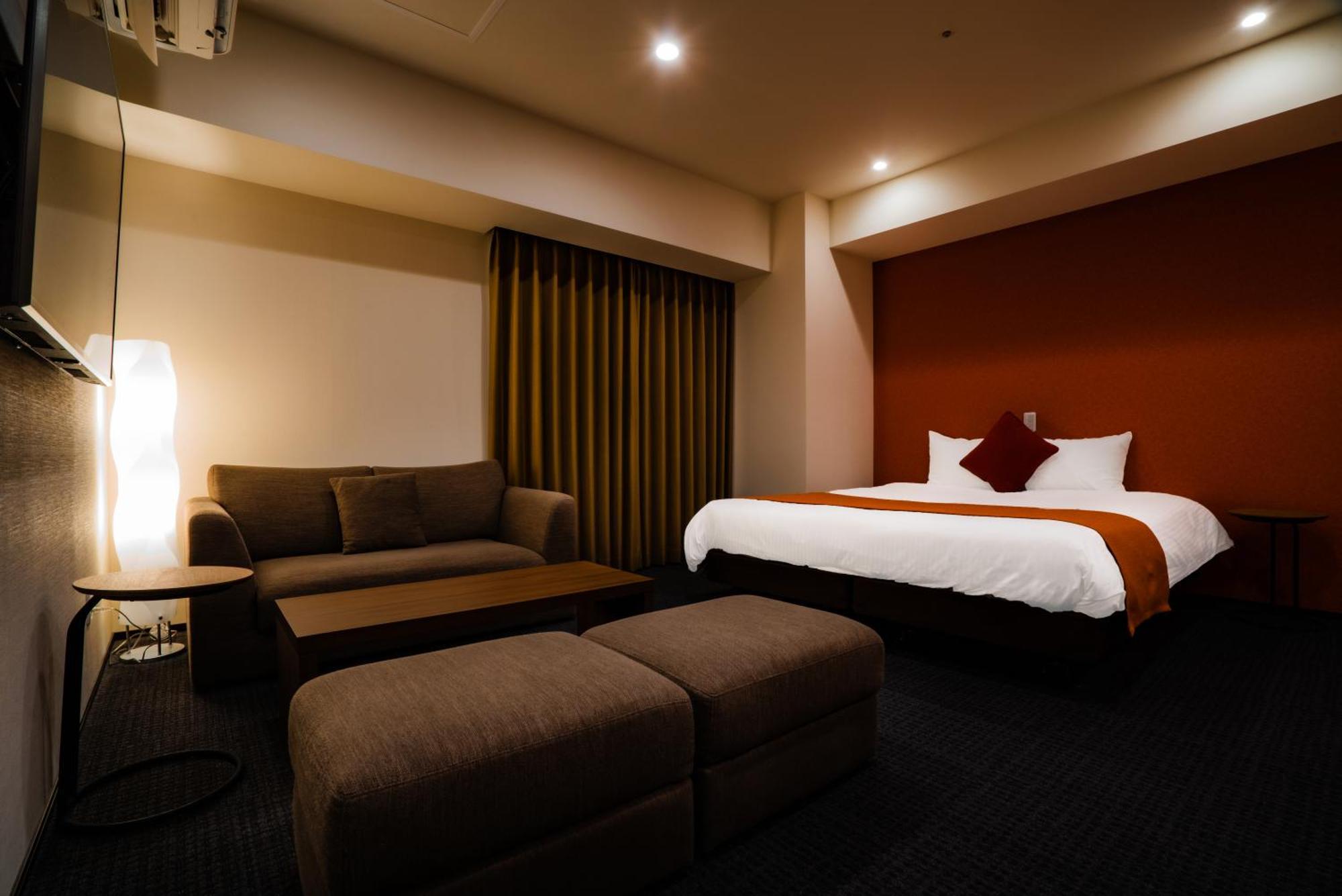 Randor Hotel Sapporo Suites Cameră foto A room at the hotel