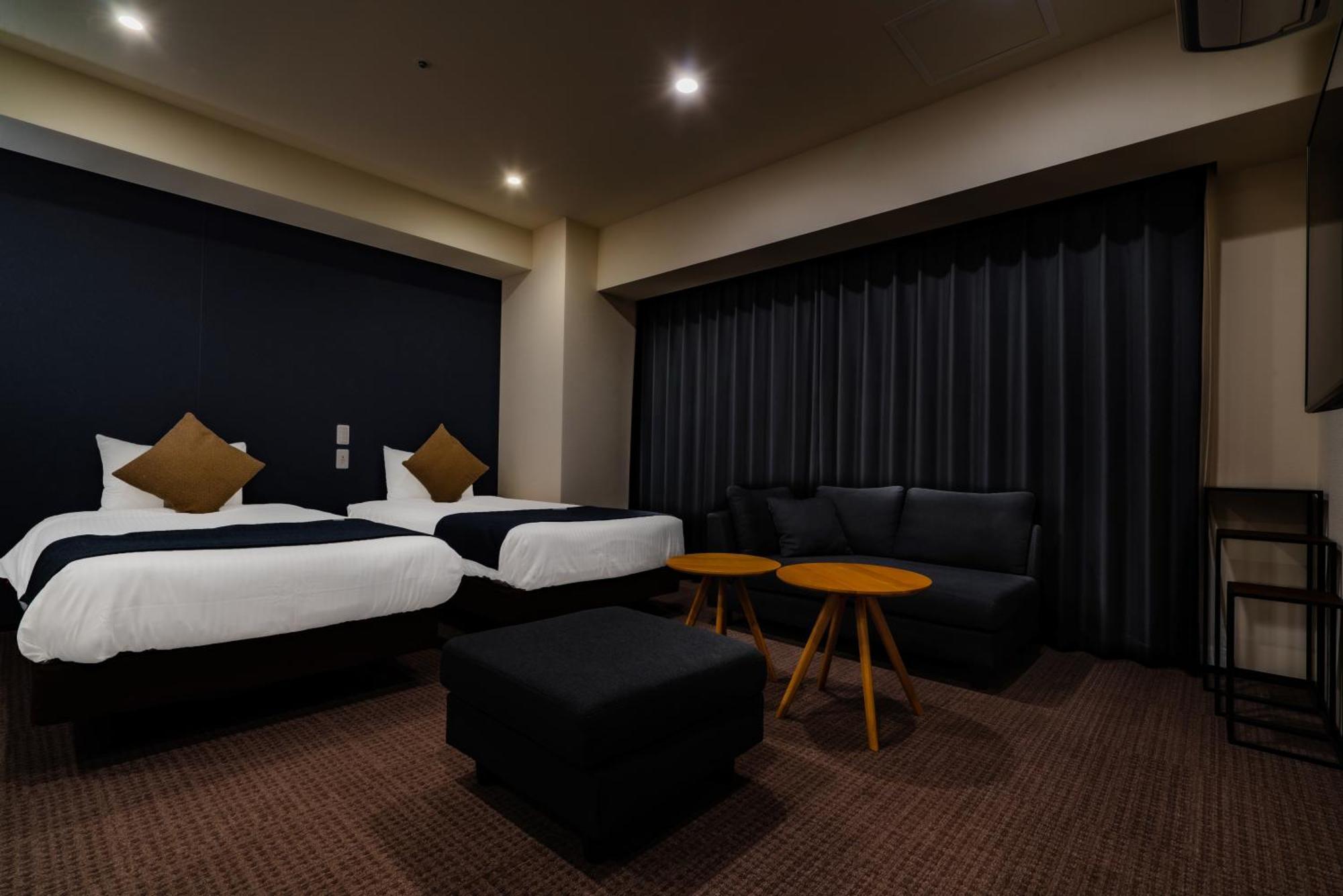 Randor Hotel Sapporo Suites Cameră foto A room at the hotel