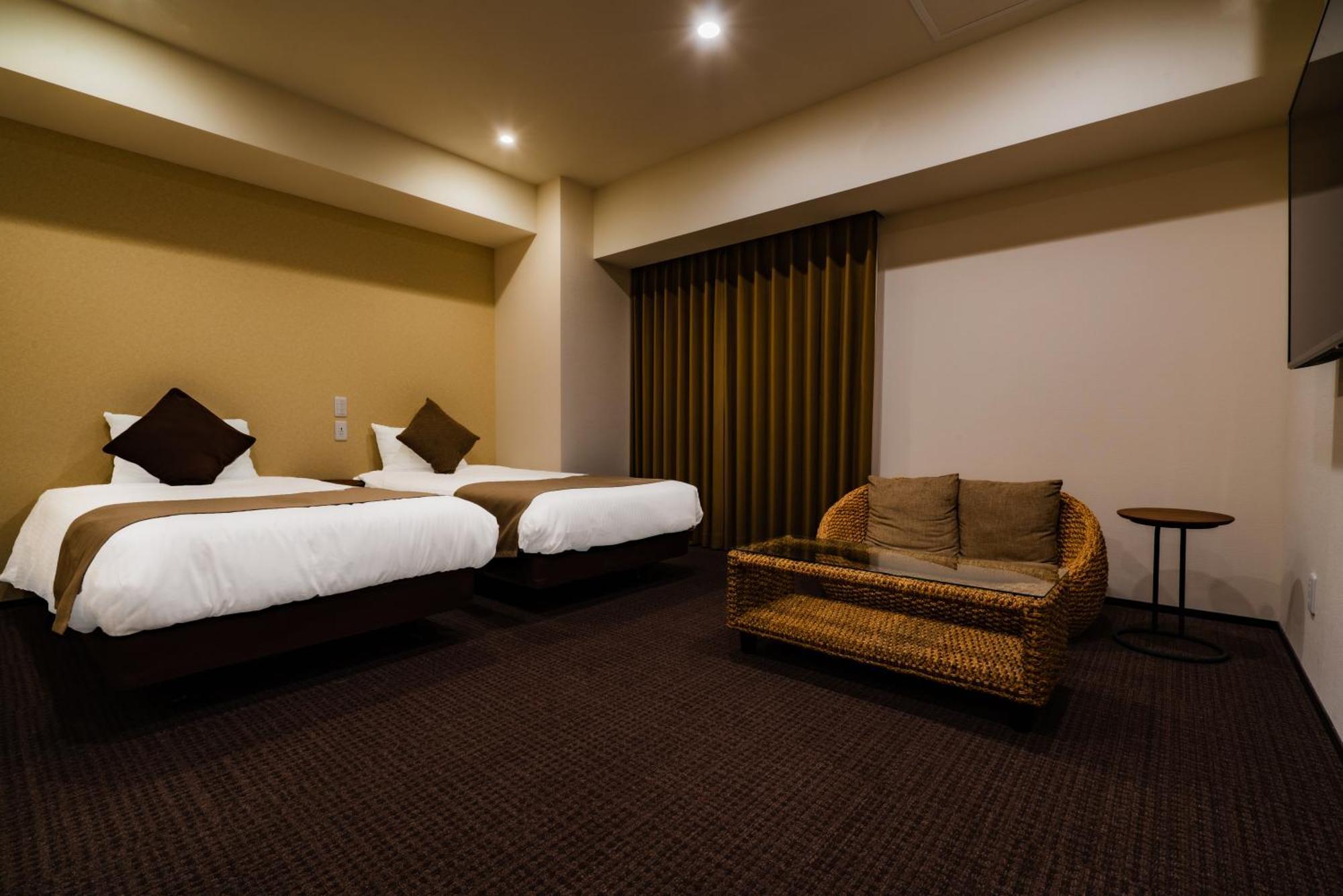 Randor Hotel Sapporo Suites Cameră foto A room at the hotel