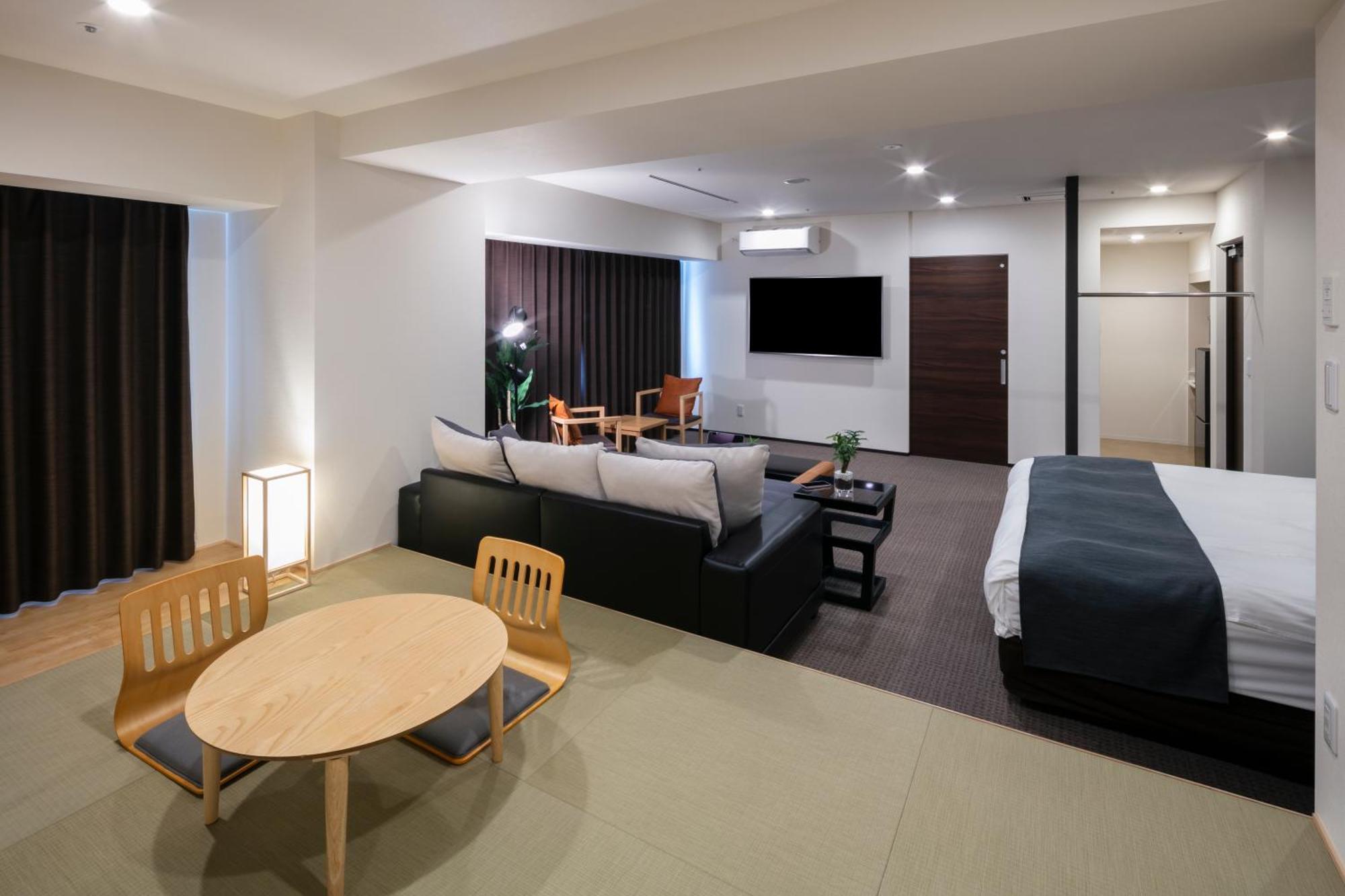 Randor Hotel Sapporo Suites Cameră foto A room at the hotel