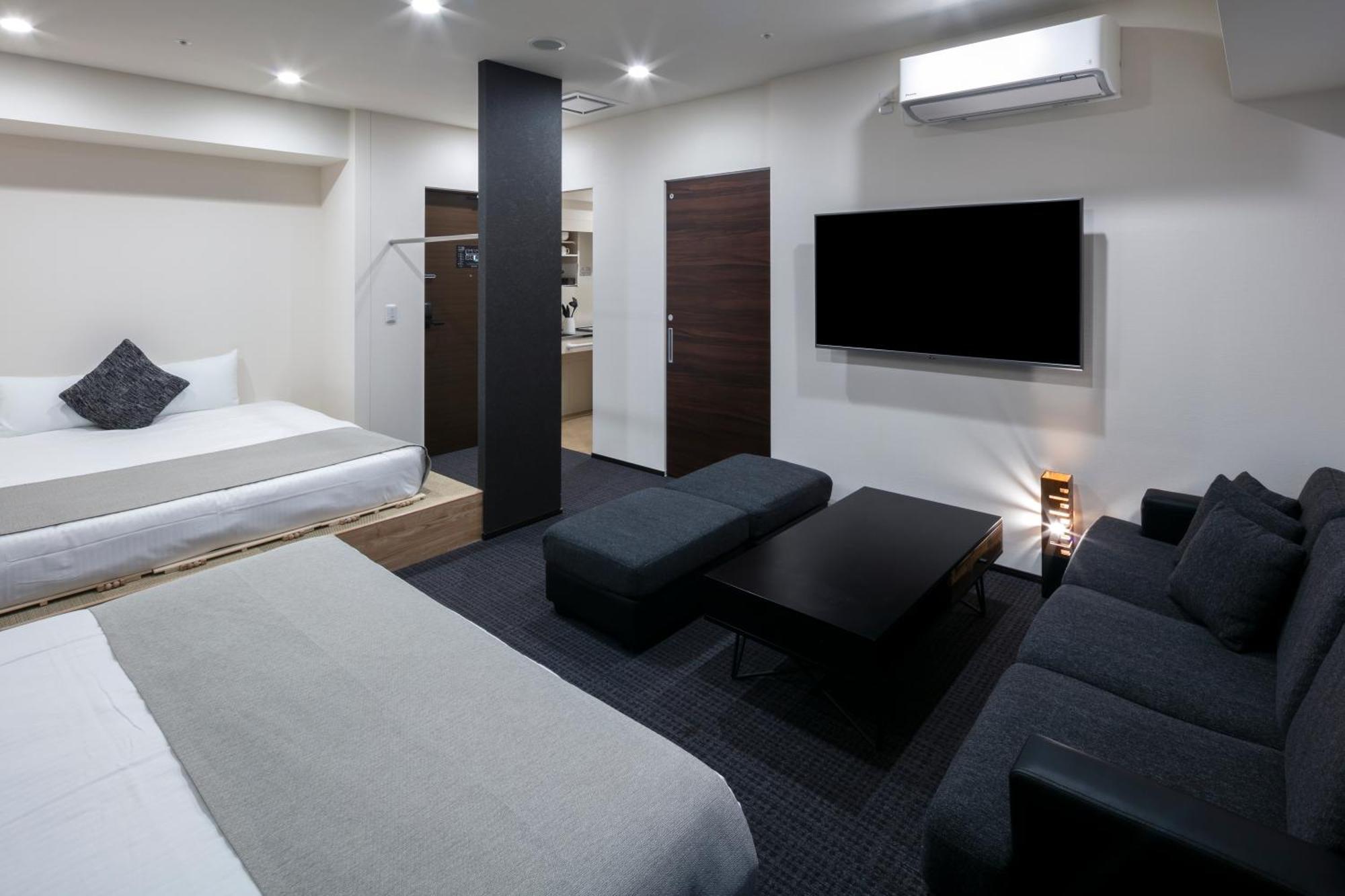 Randor Hotel Sapporo Suites Cameră foto A room at the hotel