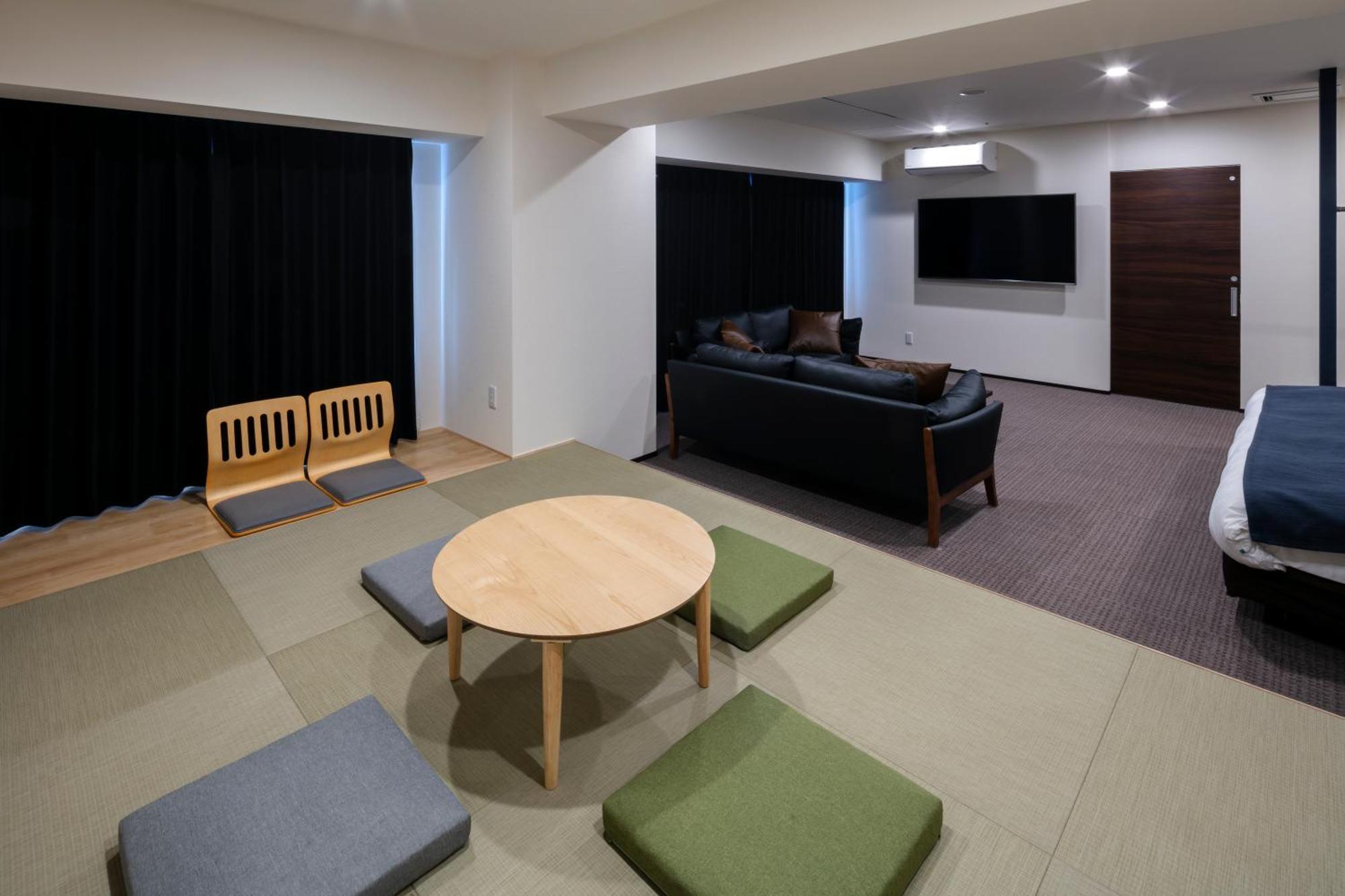 Randor Hotel Sapporo Suites Cameră foto A room at the Kyoto International Manga Museum