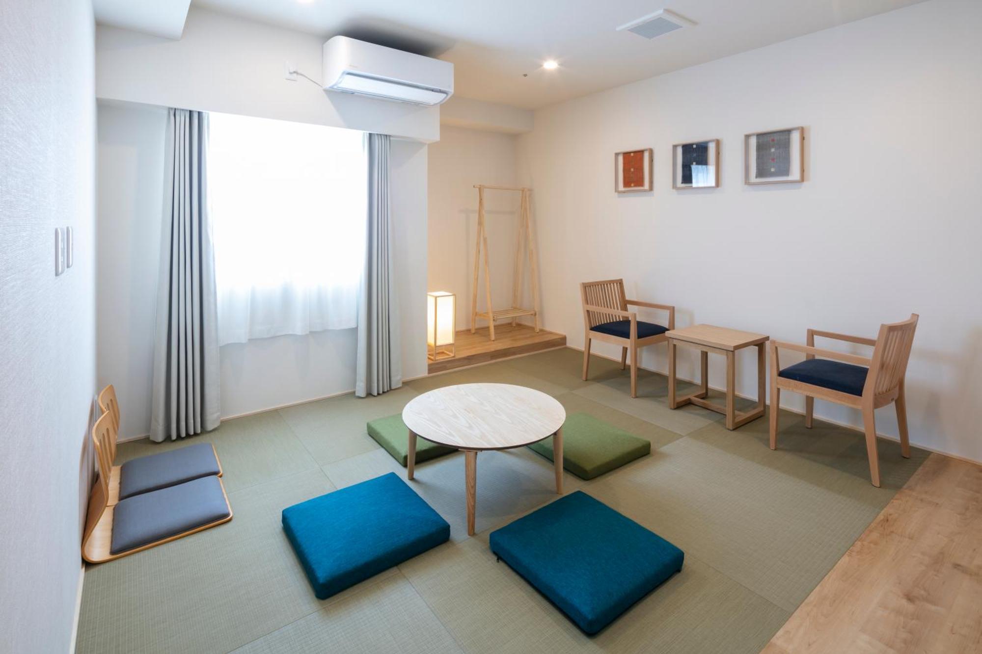 Randor Hotel Sapporo Suites Cameră foto A room at the Kyoto International Manga Museum