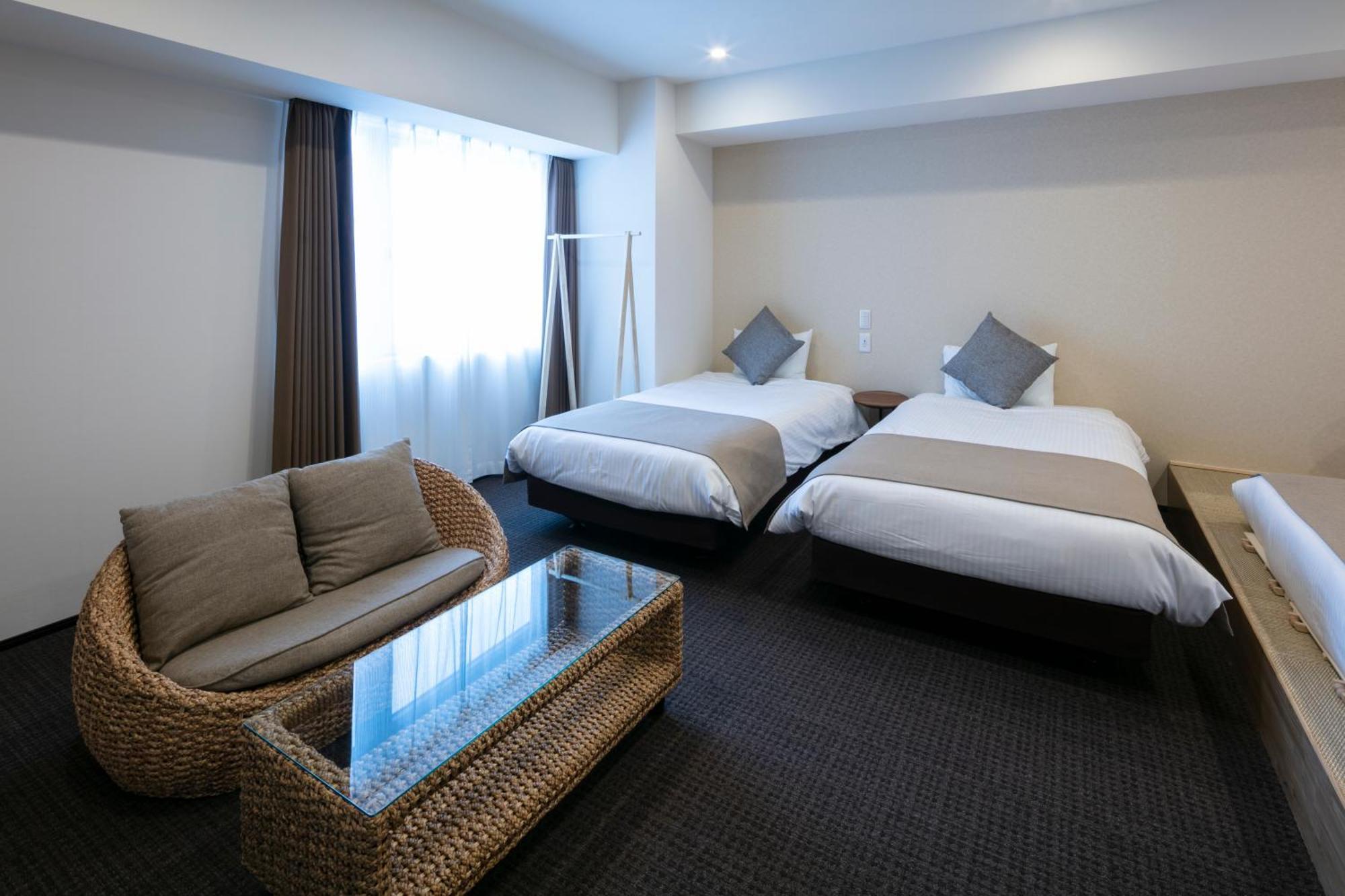 Randor Hotel Sapporo Suites Cameră foto A room at the hotel