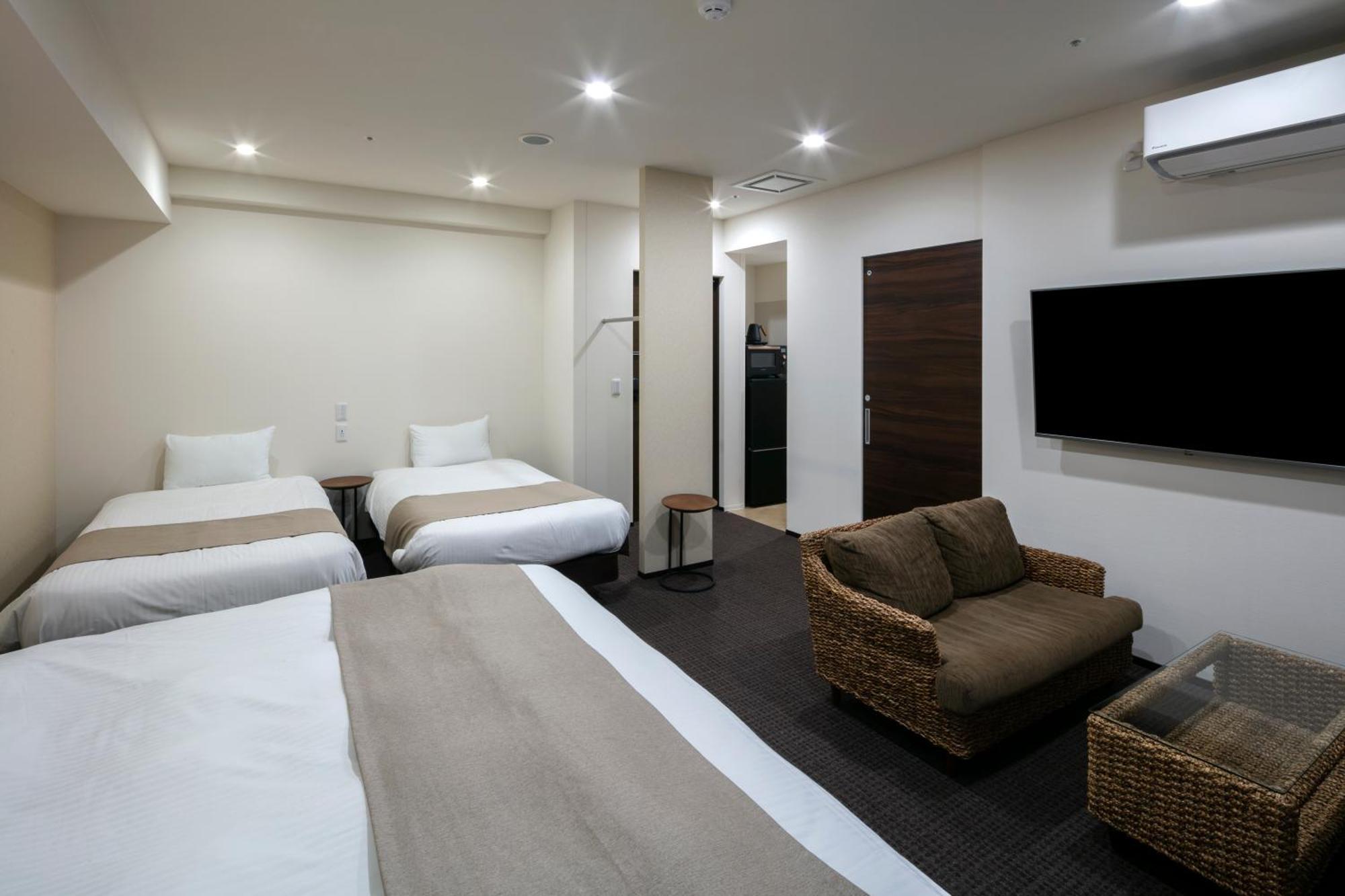 Randor Hotel Sapporo Suites Cameră foto A typical room at the hotel