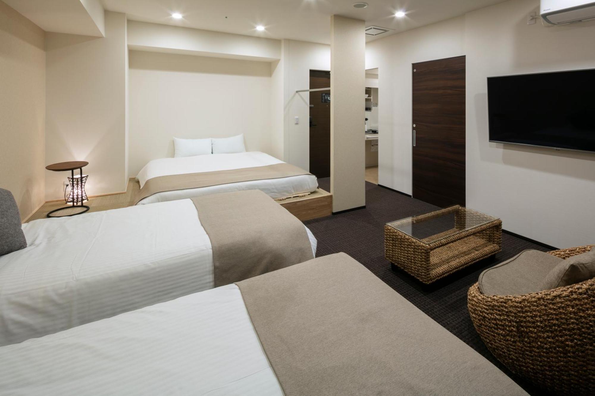 Randor Hotel Sapporo Suites Cameră foto A room at the hotel