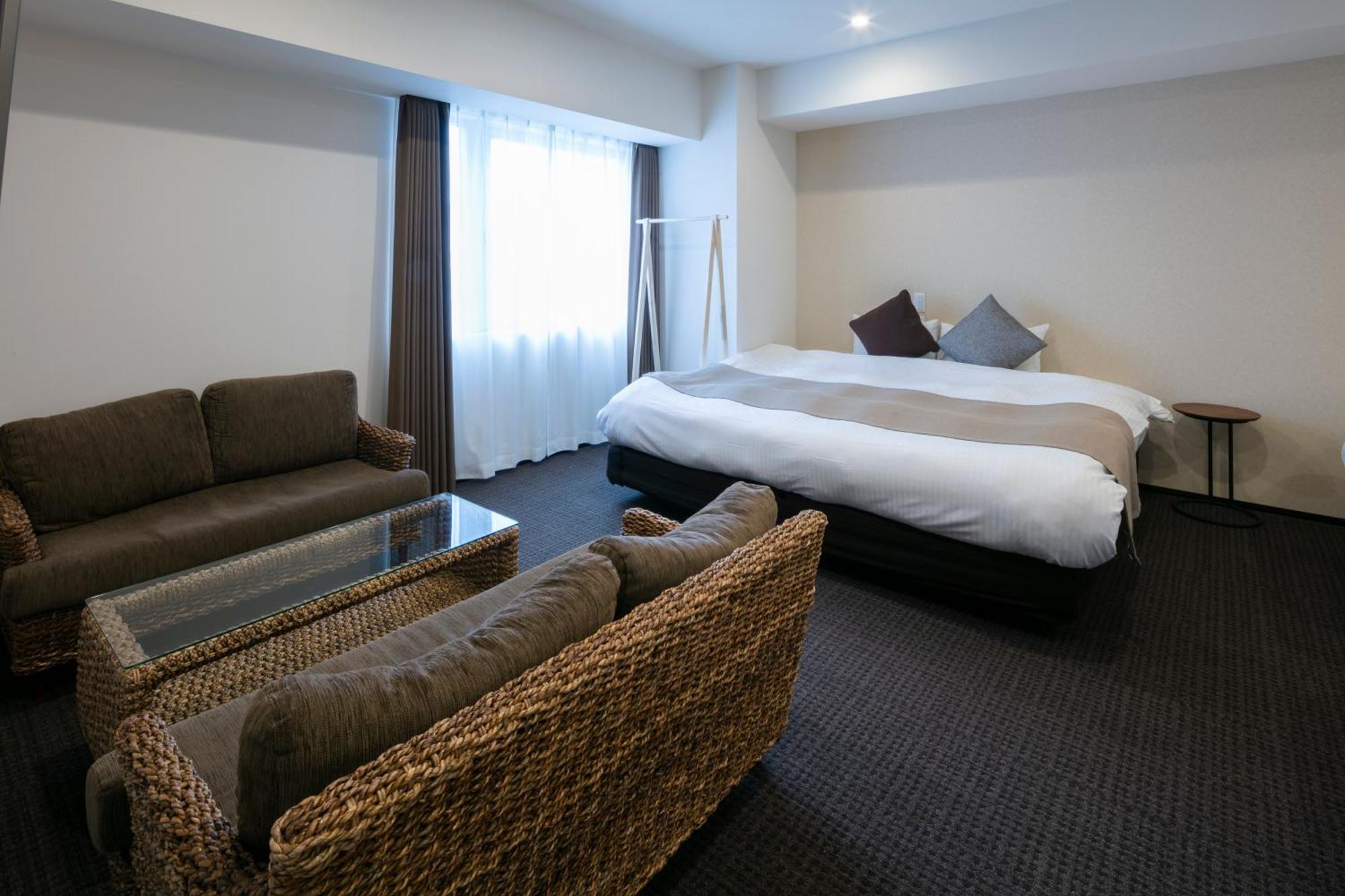 Randor Hotel Sapporo Suites Cameră foto A room at the hotel