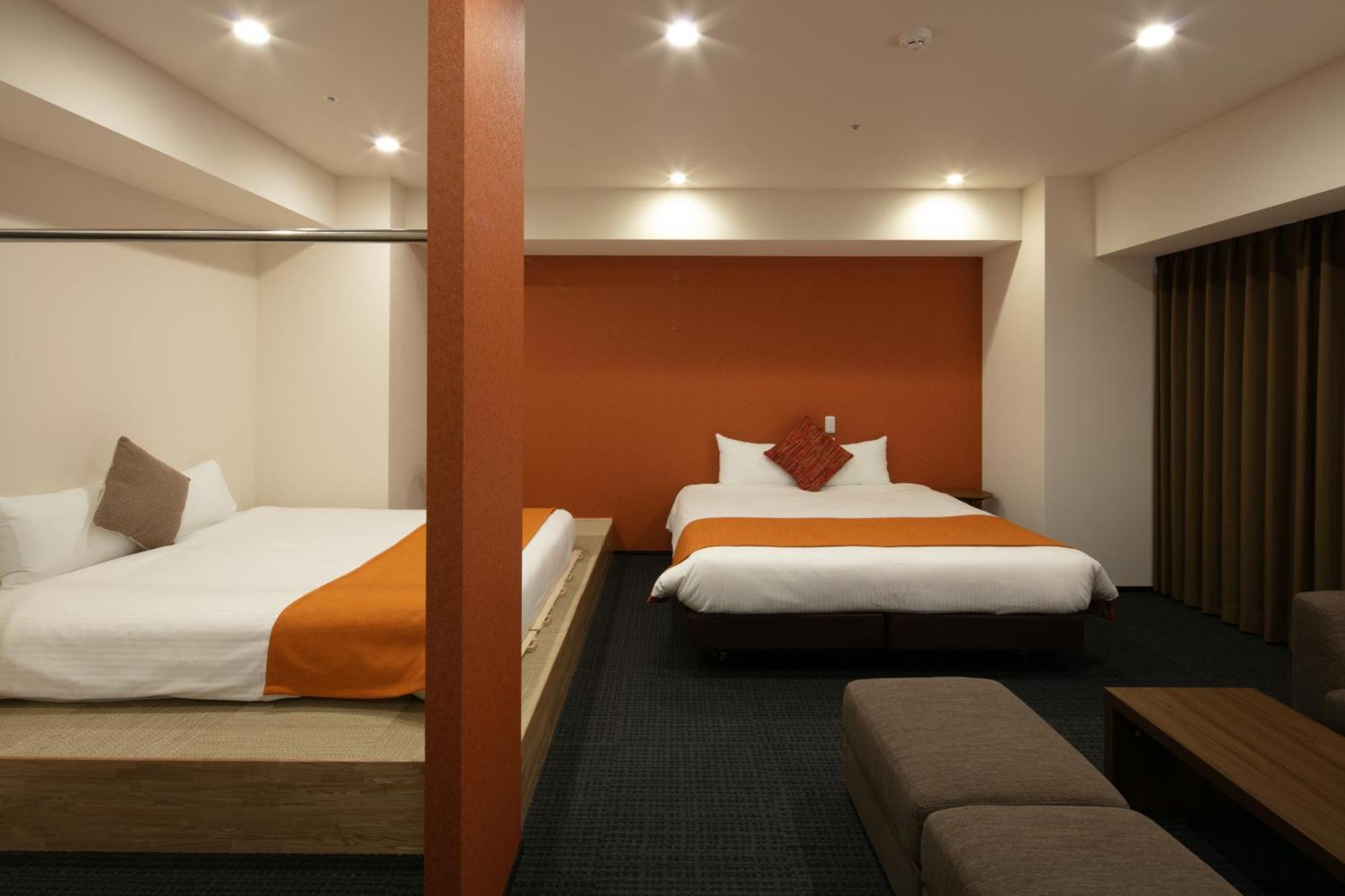 Randor Hotel Sapporo Suites Cameră foto A room at the hotel