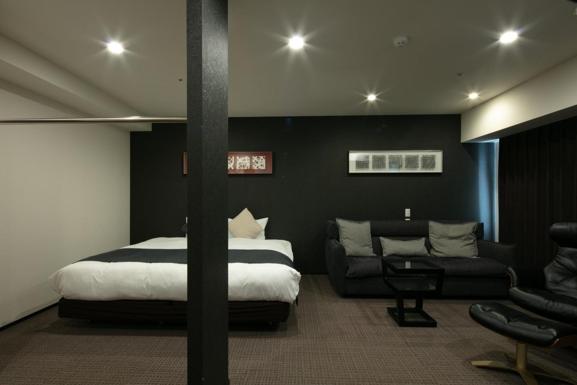 Randor Hotel Sapporo Suites Cameră foto A room at the hotel